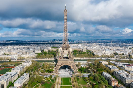 Indulge in Parisian Icons at Hôtel La Réserve Paris