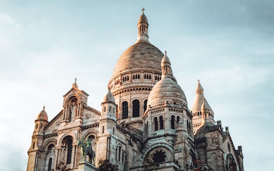 Rest in Parisian Heritage at Hôtel Relais Montmartre, Paris